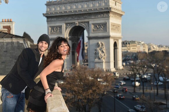 Ils n'ont pas froid aux yeux Javier Pastore et sa compagne Chiara Picone à Paris le 12 décembre 2012.