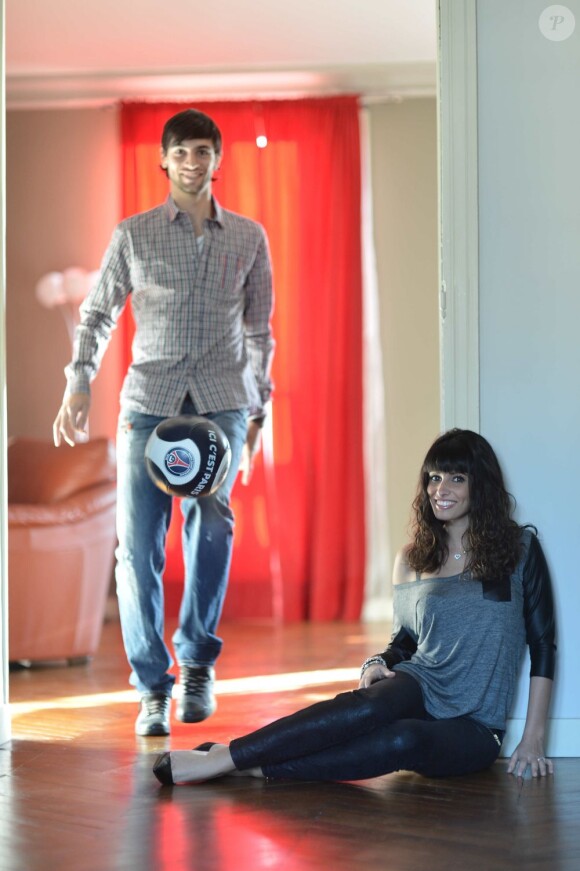 Le joueur Javier Pastore et sa compagne Chiara Picone à Paris le 12 décembre 2012.