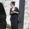Sandra Bullock emmène son fils Louis à une fête d'anniversaire à Beverly Hills, chez Charlize Theron. Elle a croisé Chelsea Handler sur le chemin, le 17 février 2013.