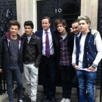 One Direction : Ils s'offrent David Cameron pour leur nouveau clip !