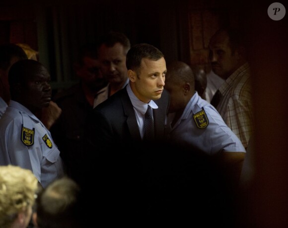 Oscar Pistorius dans la salle d'audience du tribunal de Pretoria en Afrique du sud le 15 février 2013.