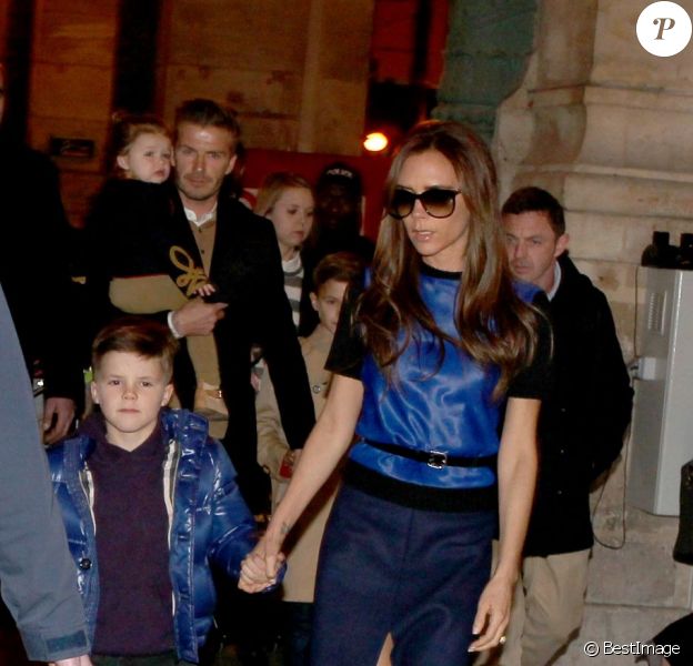 David Beckham, sa femme Victoria et leurs enfants Brooklyn, Romeo, Cruz et Harper sont arrivés lundi 18 février 2013 à la garde du Nord pour leur premier séjour parisien depuis la siganture du Spice Boy au PSG