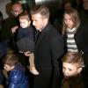 David Beckham avait la tête des mauvais jours en arrivant à la gare du Nord avec ses enfants Brooklyn, Romeo, Cruz et Harper lundi 18 février 2013 à Paris