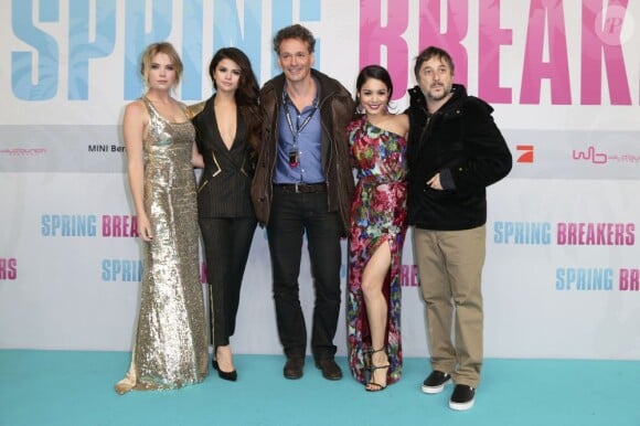 Ashley Benson, Selena Gomez, Marc Gabizon, Vanessa Hudgens et Harmony Korine à la première de Spring Breakers à Berlin, le 19 février 2013.