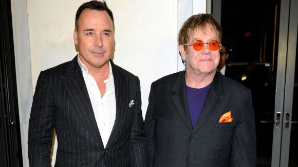 Elton John et Tommy Lee Jones : Élégants et en couple pour une soirée caritative