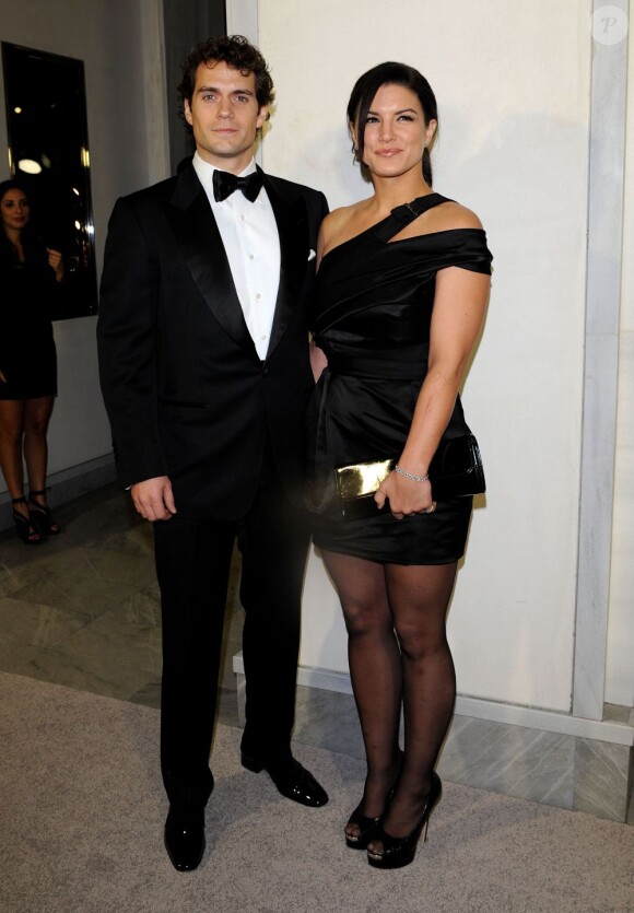 Henry Cavill et sa petite amie Gina Carano assistent au cocktail de bienfaisance de Tom Ford dans sa boutique à Beverly Hills. Le 21 février 2013.
