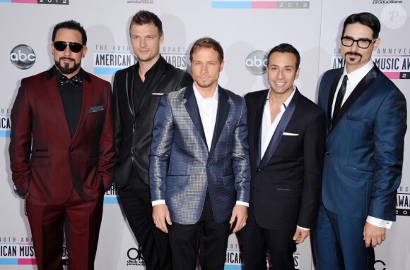 Nick Carter (2e g.) et les Backstreet Boys aux 40e American Music Awards en novembre 2012.