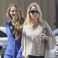Jennie Garth et sa grande fille Luca complices en virée shopping