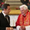 Nicolas Sarkozy reçu par le pape Benoît XVI au Vatican, le 8 octobre 2010.