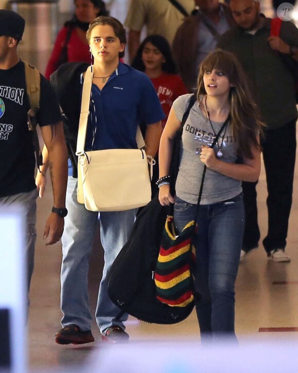 Exlcusif - Les trois enfants de Michael Jackson, Prince, Paris et Blanket, à l'aéroport de Los Angeles, le 2 septembre 2012.