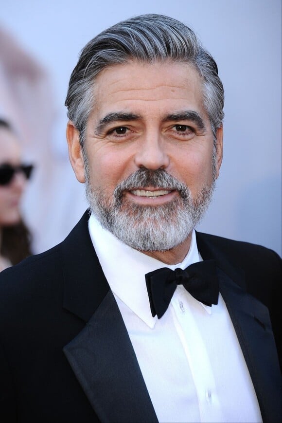 George Clooney barbu à la 85e cérémonie des Oscars au Dolby Theatre de Los Angeles, le 24 février 2013.