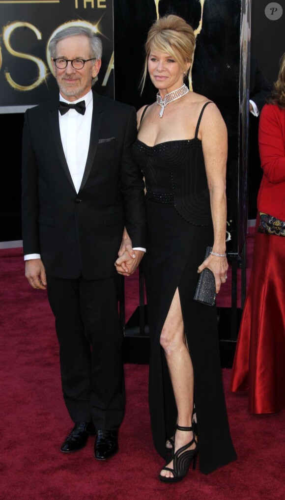 Steven Spielberg et sa femme Kate Capshaw arrivent à la 85e cérémonie des Oscars au Dolby Theatre de Los Angeles, le 24 février 2013.