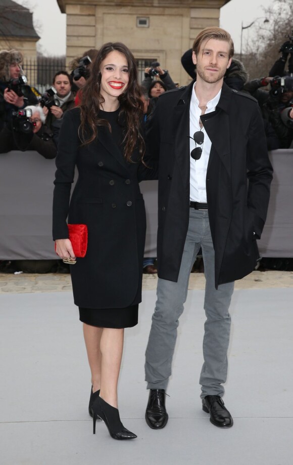 Chelsea Tyler arrive au défilé Dior à Paris le 1er mars 2013