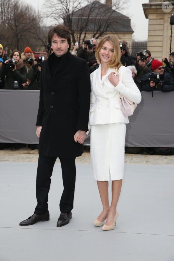 Natalia Vodianova et Antoine Arnault arrivent au défilé Dior à Paris le 1er mars 2013