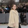 Izïa Higelin arrive au défilé Dior à Paris le 1er mars 2013