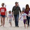 Britney Spears profite d'une belle journée ensoleillée avec ses fils, Sean et Jayden Federline, à la plage de Santa Barbara, le 2 mars 2013.