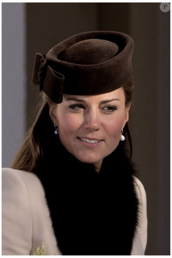 Kate Middleton, enceinte, assiste au mariage de Laura Bechtolsheimer avec Mark Tomlinson à Arosa en Suisse, le 2 mars 2013.