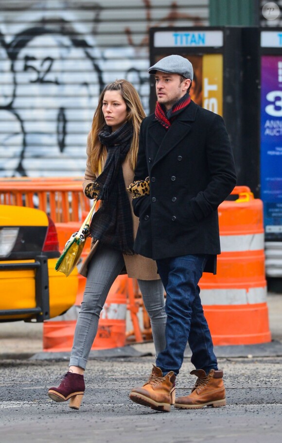 Justin Timberlake et Jessica Biel amoureux se promènent, main dans la main, dans les rues de New York, le 1er Mars 2013.