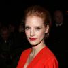 Jessica Chastain arrive au défilé prêt-à-porter automne-hiver 2013-2014 d'Yves Saint Laurent. Le défilé s'est déroulé au Grand Palais à Paris, le 4 mars 2013.