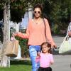 Le top Alessandra Ambrosio, son fils Noah et sa fille Anja à Los Angeles, le 4 mars 2013. La petite famille va rendre visite à des amis.