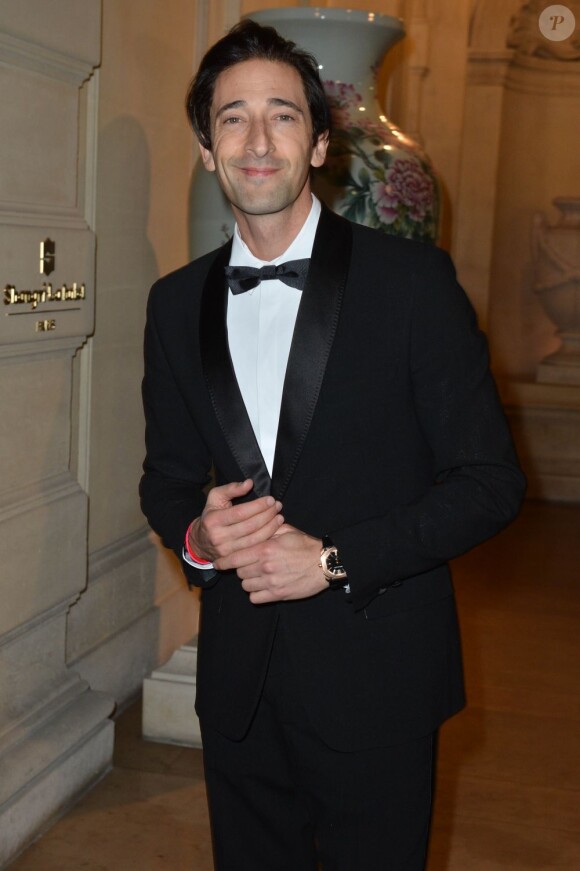 Adrien Brody assiste à la soirée de lancement du deuxième numéro de CR Fashion Book, le magazine de Carine Roitfeld, à l'hôtel Shangri-La. Paris, le 5 mars 2013.