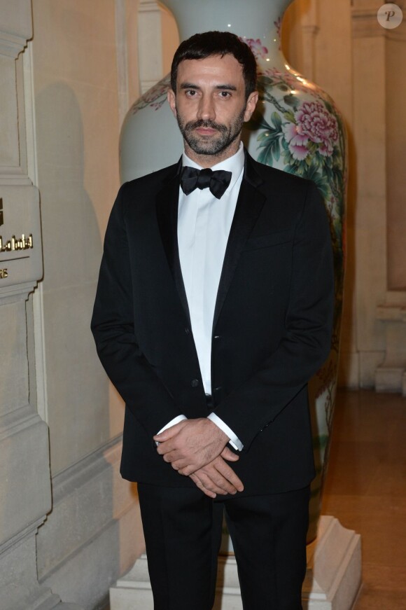 Riccardo Tisci assiste à la soirée de lancement du deuxième numéro de CR Fashion Book, le magazine de Carine Roitfeld, à l'hôtel Shangri-La. Paris, le 5 mars 2013.