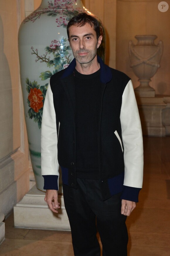 Giambattista Valli assiste à la soirée de lancement du deuxième numéro de CR Fashion Book, le magazine de Carine Roitfeld, à l'hôtel Shangri-La. Paris, le 5 mars 2013.