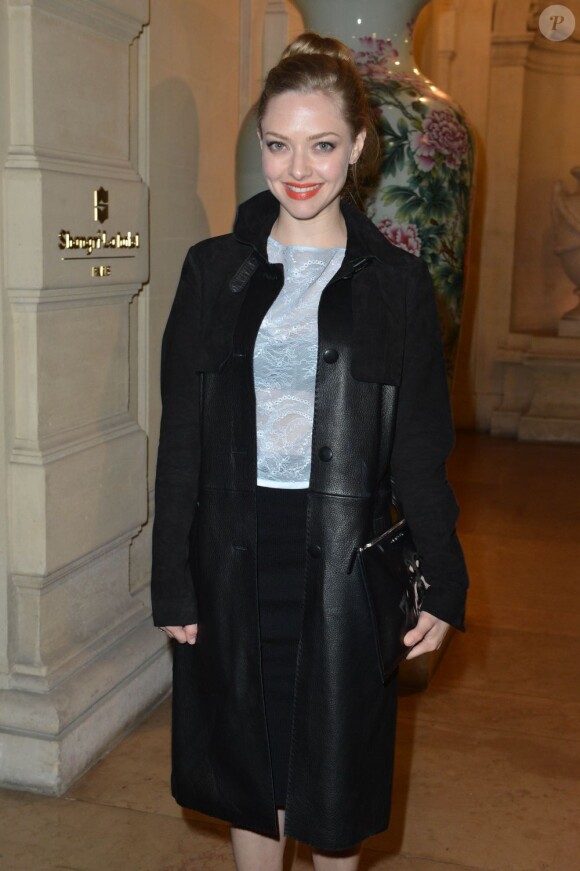 Amanda Seyfried assiste à la soirée de lancement du deuxième numéro de CR Fashion Book, le magazine de Carine Roitfeld, à l'hôtel Shangri-La. Paris, le 5 mars 2013.