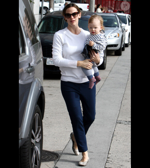 Jennifer Garner et son garçon Samuel le 5 mars 2013 à Los Angeles