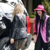 Fergie, enceinte, a affiché son baby-bump en compagnie d'une amie dans les rues de Beverly Hills, le 6 mars 2013.