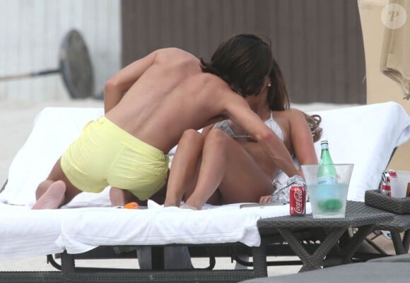 Tamara Ecclestone et son fiancé Jay Rutland profitent du soleil de Miami le 12 mars 2013 du côté de Casa Tua