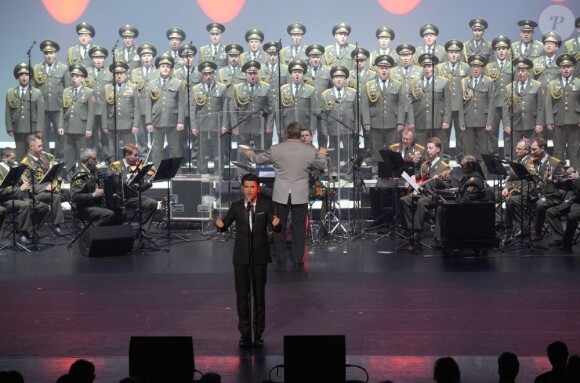 Exclusif - Vincent Niclo en concert, du 8 au 10 mars, avec les choeurs de l'Armee Rouge au Palais des Congres a Paris. Le 8 mars 2013