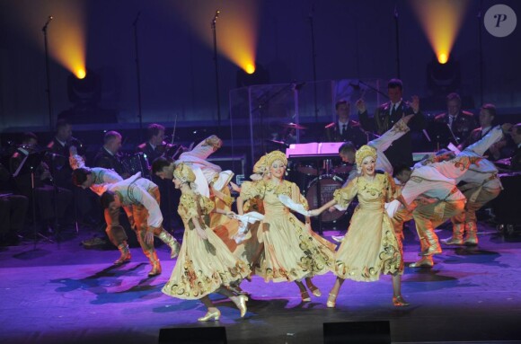 Exclusif - Spectacle - Les Choeurs de l'Armee Rouge et Vincent Niclo au Palais des Congres a Paris