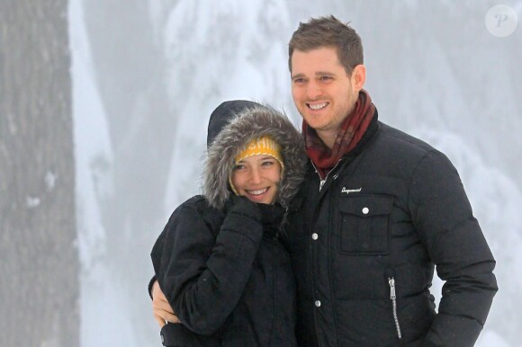 Michael Bublé et sa femme Luisana passent leurs vacances avec la famille de la jeune femme à Grouse Mountain près de Vancouver. Photo prise le 27 décembre.