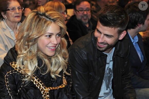 Shakira et son compagnon Gerard Piqué au lancement du deuxième livre de Joan Piqué, le père de Gérard, à Barcelone, le 14 mars 2013.