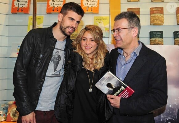 Shakira et son compagnon Gerard Piqué avec son père Joan à Barcelone, le 14 mars 2013.