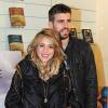 Shakira et son compagnon Gerard Piqué au lancement du nouveau livre de Joan Piqué, le père de Gérard, à Barcelone, le 14 mars 2013.