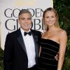 George Clooney et Stacy Keibler lors des Golden Globes 2013
