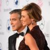 George Clooney et Stacy Keibler lors d'un gala de charité le 20 octobre 2012 à Beverly Hills