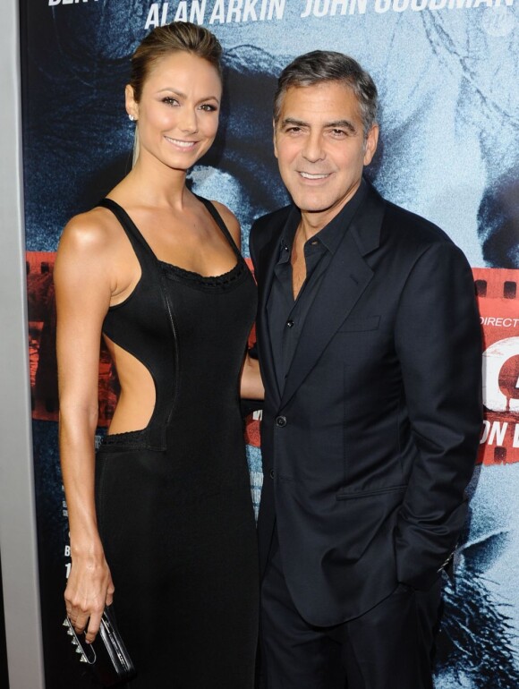 Stacy Keibler et George Clooney lors de l'avant-première du film Argo le 4 octobre 2012 à Los Angeles