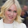 Naomi Watts lors du défilé Louis Vuitton à la Paris Fashion Week, le 6 mars 2013.