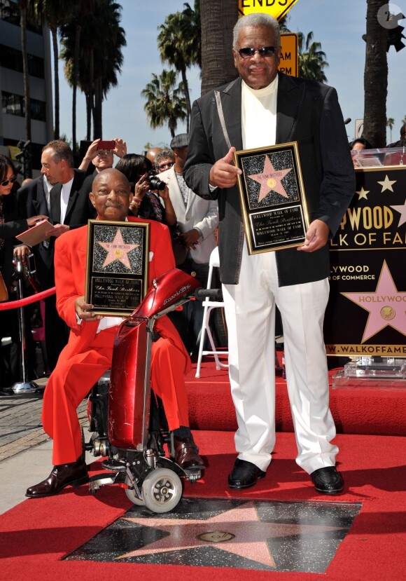 Eddie Willis et Jack Ashford, ex-membre des Funk Brothers lors de leur cérémonie de remise d'étoile sur le Walk of Fame à Los Angeles, le 21 mars 2013.