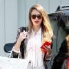 Jessica Alba affiche son super look à Santa Monica le 21 mars 2013