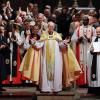 Le nouvel archevêque de Canterbury et primat de l'Eglise d'Angleterre, Justin Welby, était intronisé le 21 mars 2013 par l'archidiacre Sheila Watson en la cathédrale de Canterbury, en présence notamment du prince Charles et de son épouse Camilla Parker Bowles.