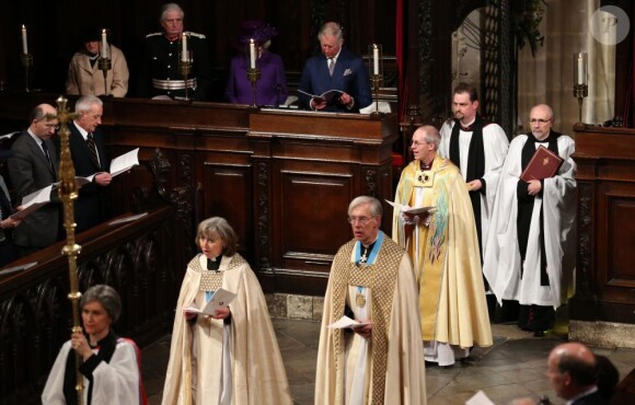 Justin Welby, nouvel archevêque de Canterbury et primat de l'Eglise d'Angleterre, était intronisé le 21 mars 2013 par l'archidiacre Sheila Watson en la cathédrale de Canterbury, en présence notamment du prince Charles et de son épouse Camilla Parker Bowles.