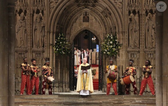 Justin Welby, nouvel archevêque de Canterbury et primat de l'Eglise d'Angleterre, était intronisé le 21 mars 2013 par l'archidiacre Sheila Watson en la cathédrale de Canterbury, en présence notamment du prince Charles et de son épouse Camilla Parker Bowles.