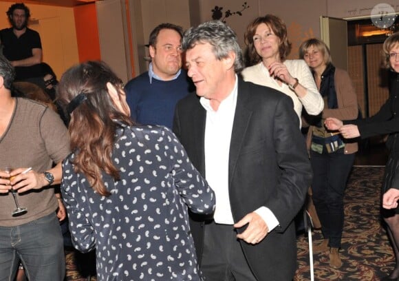 Jean-Louis Borloo, président de l'Union des démocrates et indépendants et sa femme Béatrice Schönberg célèbrent l'anniversaire de Chantal Lauby lors du Festival 2 cinéma de Valenciennes, le 23 mars 2013.