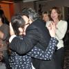 Jean-Louis Borloo et sa femme Béatrice Schönberg célèbrent l'anniversaire de Chantal Lauby lors du Festival 2 cinéma de Valenciennes, le 23 mars 2013. L'homme politique embrasse l'humoriste.