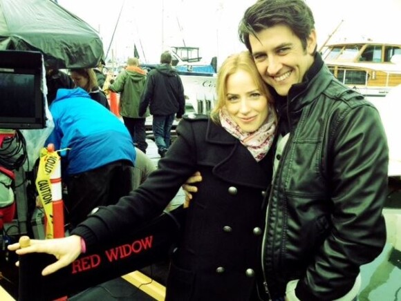 Jaime Ray Newman et son mari Guy Nattiv sur le tournage de la série Red Widow, à Los Angeles, le 4 mars 2013.