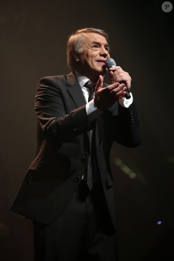 Le grand Salvatore Adamo en concert à L'Olympia à Paris le 26 mars 2013.